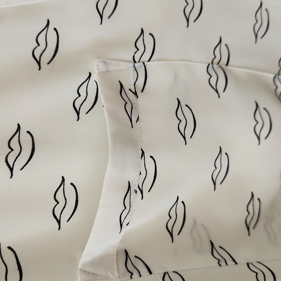Rare  Express White Lip Print  Shirt - Picture 4 of 4